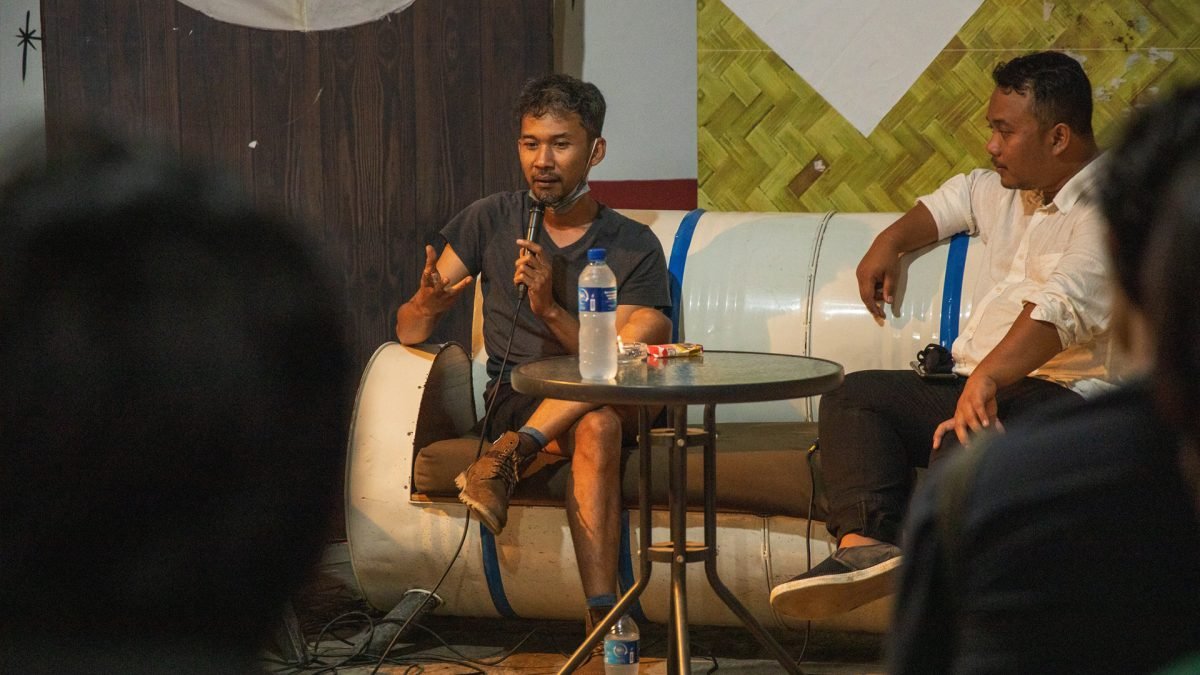 Identitas dan Ekosistem Musik dalam Skena yang Blur
