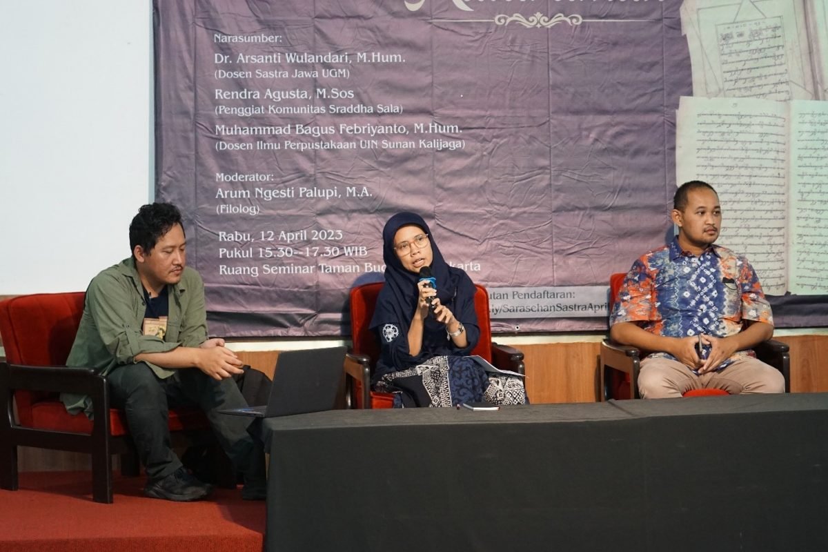 Membaca Kesusastraan Mataram dan Sejarah yang Bergerak