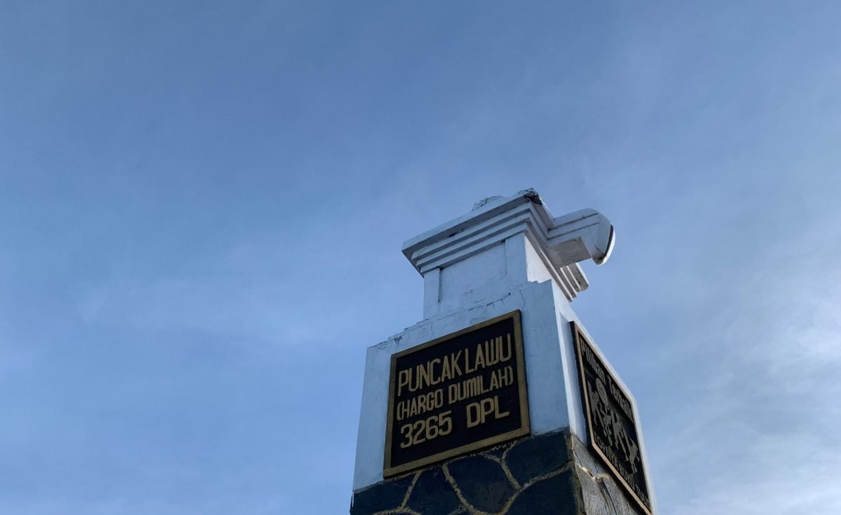 Gunung Lawu dan Narasi Sejarah yang Mengelilinginya