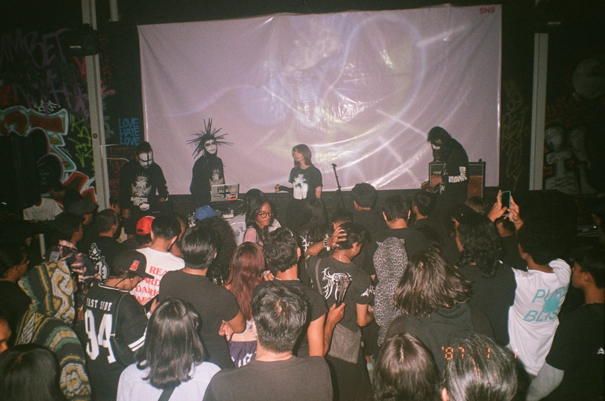 Sengkarut Cerita Menyaksikan Violent Magic Orchestra (VMO) ‘Indonesia Tour’ di Bali